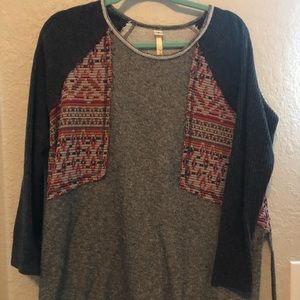 Long sweater top w/ embroidery